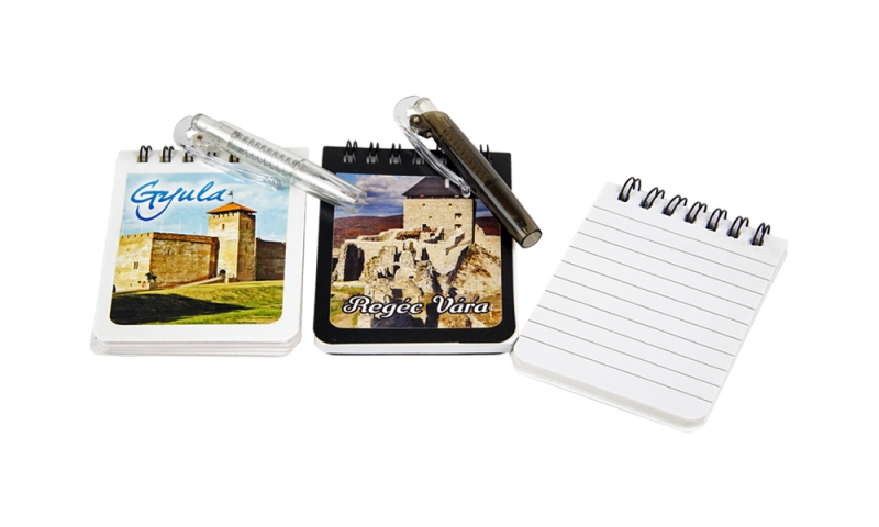 Jegyzetfüzet tollal